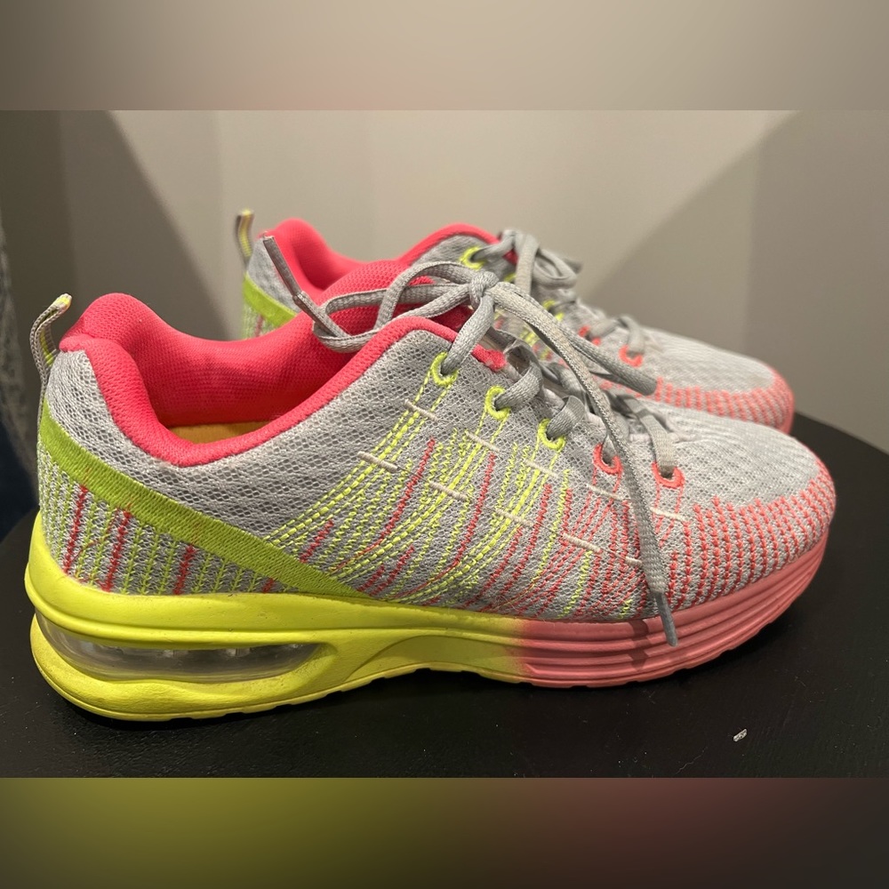 Omega Walkers Tennis Shoes